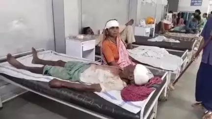 परसवाड़ा: ग्राम गोंगलई में नाली विवाद में वृद्ध दंपति सहित परिवार पर लाठी-डंडों से हमला, दो घायल