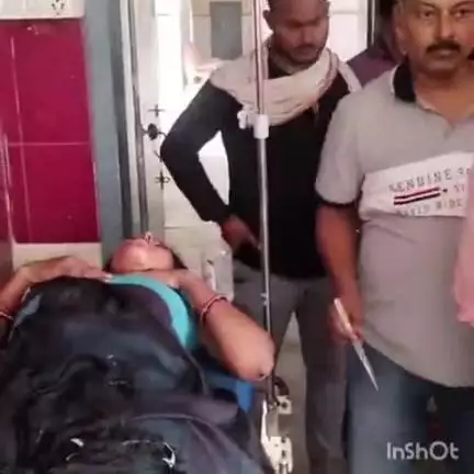 ऊंचाहार: पटेरवा तिराहे के निकट ई-रिक्शा की टक्कर से पैदल जा रही सगी बहनें घायल