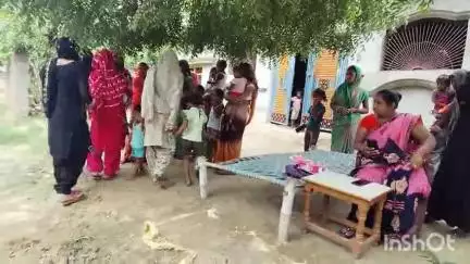लखीमपुर: सेउढा की आंगनबाड़ी में पोषण नहीं, भ्रष्टाचार परोसा जा रहा है,ग्रामीणों में भारी आक्रोश उत्पन्न हो गया है #jansamasy