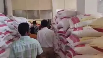 दतिया: कलेक्टर के निर्देश पर चिरुला में आटा मिल व खाद्यान्न गोदामों का किया गया निरीक्षण, लिए गए सैंपल
