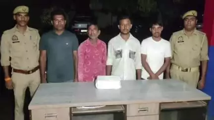 स्वार: स्वार कोतवाली पुलिस ने समोदिया के जंगल से जुआ खेलते चार अभियुक्तों को गिरफ्तार कर की कार्रवाई