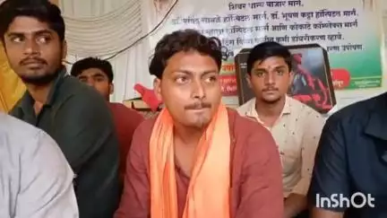 दर्यापूर: अखेर प्रशासन नमले,नगर परिषद समोर बसलेल्या ओम राणे यांचे लेखी आश्वासनानंतर उपोषण मागे #Jansamasya