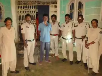सूरजपुर: सूरजपुर पुलिस के अधिकारियों और जवानों ने रात्रि गश्त में 203 संदिग्धों की की जांच