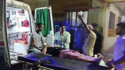 इटावा: अनंतराम के पास दो बाइकों की भिंडत में युवती घायल, जिला अस्पताल से सैफई किया गया रेफर