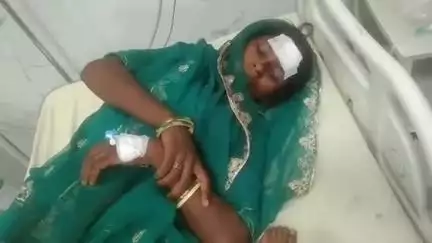 भीलवाड़ा: आमली खेड़ा के समीप वैन ने बाइक को मारी टक्कर, घायल बाइक सवार दंपति व बेटे को जिला अस्पताल में कराया गया भर्ती