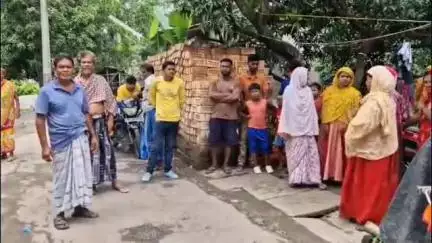 ব্যারাকপুর ২: পঞ্চায়েত সদস্যের স্বামী ও দেওরের বিরুদ্ধে মহিলাকে মারধরের অভিযোগ শিউলি মুদিবাড়ি
