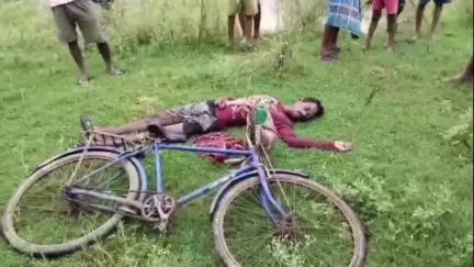 বর্ধমান ১: মাঠশিয়ালী এলাকার মাঠে বাদাম জমিতে কাজ করে ফেরার সময় বজ্রপাতে মৃত হল এক ব্যক্তির,ময়নাতদন্ত হয় BMCH -এ