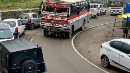 आनी: जलोडी जोत में ट्रैफिक जाम से लोग परेशान