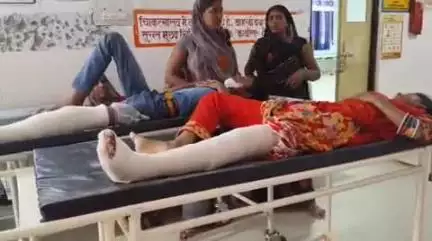 चकिया: सैदूपुर के करीब 02 बाइकों की आमने-सामने की टक्कर में 04 लोग गंभीर रूप से घायल