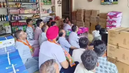 शामगढ़: सुवासरा में विधायक ने सुना प्रधानमंत्री का 'मन की बात' कार्यक्रम, जनता व कार्यकर्ता रहे मौजूद