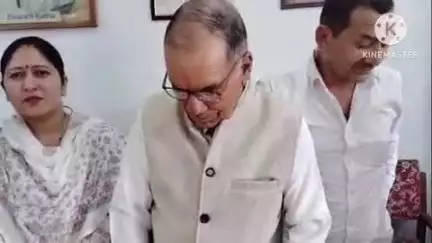 पिथौरागढ़: मुख्यालय के संगम बारात घर में पंचायत चुनाव को लेकर कांग्रेस कार्यकर्ताओं की बैठक आयोजित हुई