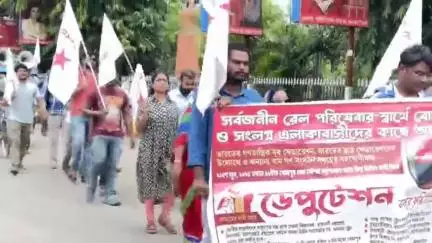 বোলপুর-শ্রীনিকেতন: বোলপুর রেল স্টেশনের কর্তৃপক্ষের কাছে ১০ দফা দাবি নিয়ে ডেপুটেশন জমা দিলেন ভারতের গণতান্ত্রিক যুব ফেডারেশন।