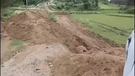 रंका: रंका प्रखंड के तमगे  पंचायत के सिवान एवं कुधरूम में बंन रहे 2 वर्षों से अधूरा पुलिया से ग्रमीण की समस्या #jansamasya