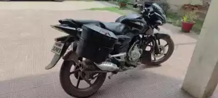 चैनपुर: सरैया मोड़ से चैनपुर पुलिस ने एक धंधेवाज को 25 लीटर अंग्रेजी शराब के साथ किया गिरफ्तार