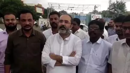 కర్నూలు: మైనార్టీలకు హక్కులను నరేంద్ర మోడీ ప్రభుత్వం ప్రయత్నాలు చేస్తుంది: కర్నూలు మాజీ ఎమ్మెల్యే హఫీజ్ ఖాన్
