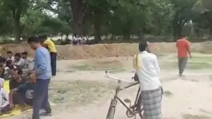 खागा: अकबरपुर चौराई में कर्बला की जमीन पर बाउंड्री उठाने को लेकर हुआ विवाद, प्रशासन ने मामला कराया शांत