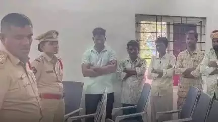 డోన్ రూరల్ పోలీస్ స్టేషన్ లో రౌడీ శీటర్లకు కౌన్సిలింగ్