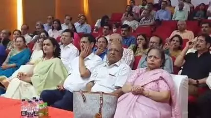 रोहतक: पंडित भगवत दयाल शर्मा विश्वविद्यालय के कुलपति एच.के. अग्रवाल ने कहा, डॉक्टर काम के प्रति समर्पित रहने का लें प्रण