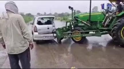 गोहरगंज: एनएच 45 ग्राम बागासपुर में तेज रफ्तार डंपर ने कार को टक्कर मारी, एक महिला की मौत और तीन घायल
