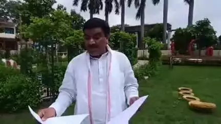 परिषदीय विद्यालयों को मर्ज करने के निर्णय पर कांग्रेस के प्रदेश सचिव जयकरण वर्मा ने कहा- भाजपा शिक्षा से नफरत करती है
