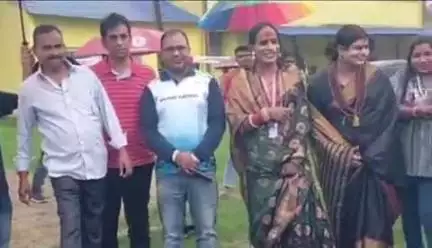 गोलमुरी-सह-जुगसलाई: रानीकुदर में झमाझम बारिश के बीच किन्नरों का फुटबॉल मैच, किन्नर फुटबॉलरों को देख लोग हुए आश्चर्यचकित