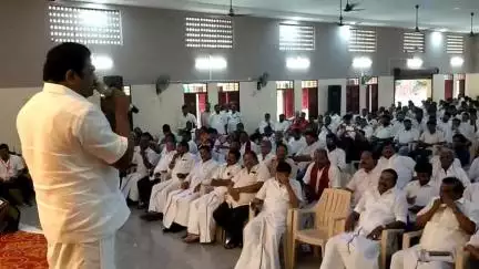 தருமபுரி: தர்மபுரி, பென்னாகரத்தில் தி.மு.க. பூத் கமிட்டி பயிற்சி பாசறை கூட்டம் மாவட்ட பொறுப்பாளர் வக்கீல் ஆ. மணி எம்.பி. தலைமையில் நடந்தது