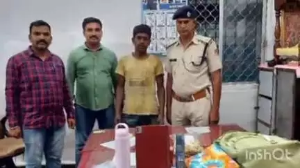 इटारसी: इटारसी RPF ने रेलवे स्टेशन से बैग चोरी करने वाले आरोपी को किया गिरफ्तार, ₹73500 का सामान ज़ब्त