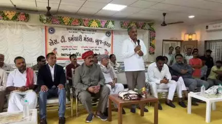 નખત્રાણા: રામેશ્વર, નખત્રાણા મધ્યે ગુજરાત રાજ્ય માર્ગ વાહન વ્યવહાર નિગમ (GSRTC) કર્મચારી મંડળ દ્વારા નિવૃતિ વિદાયમાન યોજાયું