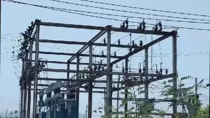 శ్రీకాకుళం: పాతపట్నం మండలం లోని పలు ప్రాంతాలకు సోమవారం విద్యుత్ సరఫరాకు అంతరాయం