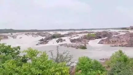 ಹುಣಸಗಿ: ನಾರಾಯಣಪುರದ ಛಾಯಾ ಭಗವತಿ ದೇವಸ್ಥಾನಕ್ಕೆ ಜಲ ದಿಗ್ಬಂಧನ ಭೀತಿ