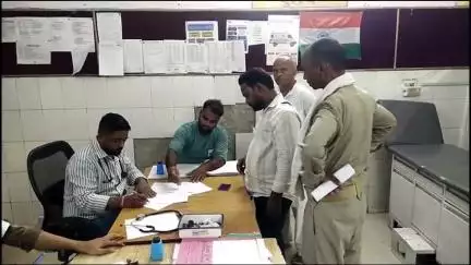 इटावा: फ्रेंड्स कालोनी इलाके में पल्लेदार ने व्यापारी को मारपीट कर घायल किया, पुलिस मेडिकल परीक्षण करा जांच में जुटी है