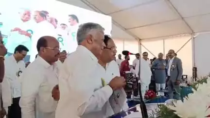 ತುಮಕೂರು: ಕ್ಯಾತ್ಸಂದ್ರದಲ್ಲಿ ಕೇಂದ್ರ ಸಚಿವ ವಿ. ಸೋಮಣ್ಣ ಅವರಿಂದ ಸಾದರ ಜನಾಂಗದ ಬಾಲಕರ ಉಚಿತ ವಿದ್ಯಾರ್ಥಿ ನಿಲಯ ಉದ್ಘಾಟನೆ