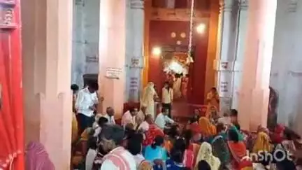 मदनपुर: आद्रा नक्षत्र को लेकर सूर्य मंदिर में उमड़ी श्रद्धालुओं की भीड़