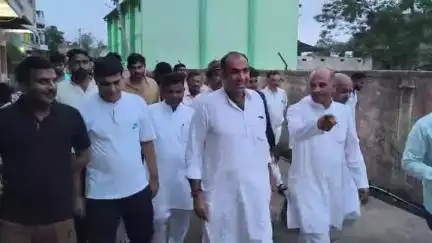 पचोर: उदनखेड़ी पहुंचे पूर्व बिजली मंत्री प्रियव्रतसिंह खींची, रोशन खत्री की माताजी को दी श्रद्धांजलि