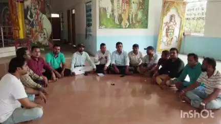 मधेपुरा: गौशाला परिसर में प्रधान शिक्षकों की बैठक, तत्काल पदस्थापन की मांग
