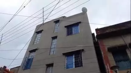 বর্ধমান ১: কালীবাজারে অবস্থিত তৃণমূল জেলা অফিসেই পশ্চিমবঙ্গ রাজ্য সরকারী কর্মচারী ফেডারেশনের রক্তদান শিবির,শুরু রাজনৈতিক চাপানউতর