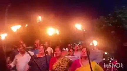 পান্ডুয়া: পান্ডুয়া তিন্না তে কসবা কান্ডের প্রতিবাদ জানিয়ে মশাল মিছিল করল বিজেপি