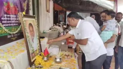 सिरोंचा: वेंकटापुर बामणी येथे माजी जिल्हा परिषद अध्यक्ष अजय कंकडालवार यांनी तेरवी  कार्यक्रमाला लावली हजेरी