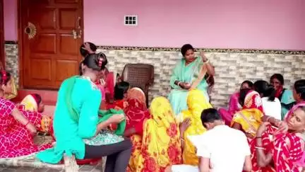 बलियापुर: कुंवरडीह गांव में विभिन्न समस्याओं को लेकर महिलाओं की बैठक, प्रखंड उप प्रमुख आशा देवी भी उपस्थित