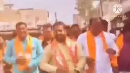 मंठा: शहरातील छत्रपती शिवाजी महाराज चौक या ठिकाणी ( उभाठा) शिवसेनेच्या वतीने हिंदी सक्तीच्या आदेशाची होळी