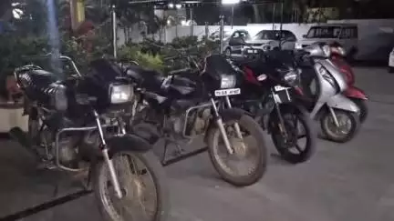 చిత్తూరు పరిసర ప్రాంతాలలో ద్విచక్ర వాహనాలను దొంగలించే అంతరాష్ట్ర దొంగ అరెస్ట్