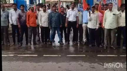 পুরুলিয়া ১: সুকান্ত মজুমদার কে পুলিশে হেনস্তা ও কসবা ল কলেজের ছাত্রীকে গণধর্ষণের ঘটনার প্রতিবাদে টামনা থানায় বিক্ষোভ বিজেপির