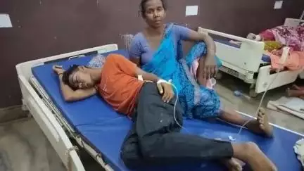 गोड्डा: मोहनपुर गांव के पास अज्ञात वाहन की टक्कर से युवक घायल, सदर अस्पताल में इलाज जारी