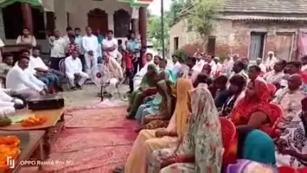 आलापुर: विधायक त्रिभुवनदत्त ने हरिहरपुर में इंटरलॉकिंग मार्ग का उद्घाटन किया, साधा सरकार पर निशाना