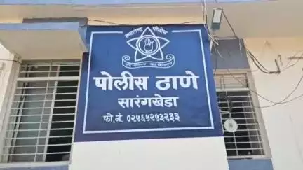 शहादा: शिरपूर शहादा रस्त्यावर वडाळी गावाजवळ लाखोंचे सोन्याचे दागिने लंपास