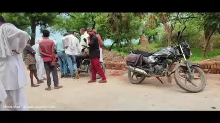 खेकड़ा: गैड़बरा के जंगल में भूमिया की जमीन पर 40 वर्षों से चल रहे अतिक्रमण को राजस्व विभाग ने निशानदेही कराकर कराया कब्जा मुक्त