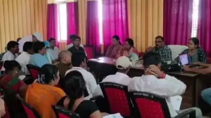 संझौली: प्रखंड मुख्यालय पर बीएलओ के लिए विशेष मतदाता पुनरीक्षण को लेकर बैठक की गई