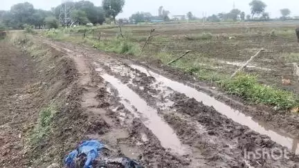 पाटन: ग्राम वियोसा के वाशिंदे तरस रहे हैं एक रोड के लिए, बारिश में नर्क जैसे हो जाते हैं हालात
#jansamasya