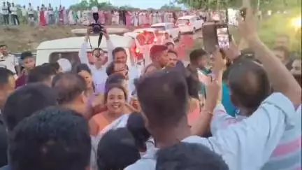 শিৱসাগৰ: ভটিয়াপাৰৰ অ এন জি চিৰ ৰিগ বিস্ফোৰণ থলী পৰিদৰ্শন কৰি মুখ্যমন্ত্ৰীয়ে মত বিনিময় কৰে ক্ষতিগ্ৰস্থ সকলৰ সতে