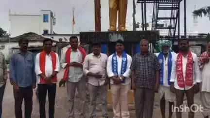 పరిగి: దళితుల పంట పొలాలను దున్నేసిన పెతందార్లపై చట్టపరమైన చర్యలు తీసుకోవాలని దుద్యాల్ లో ప్రజా సంఘాల నిరసన